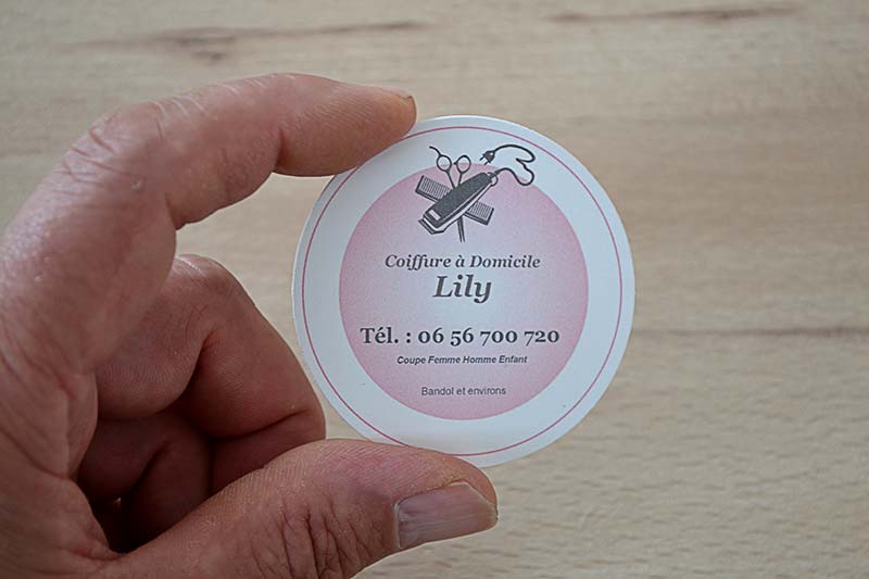 Modèle gratuit carte de visite salon de coiffure, carte ronde à personnaliser en ligne